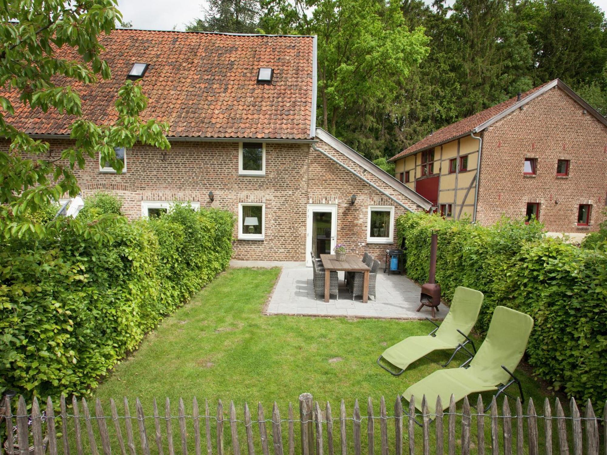Stunning Holiday Home Near Forest In Slenaken Buitenkant foto