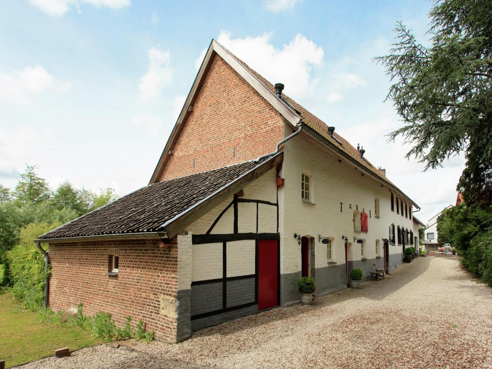 Stunning Holiday Home Near Forest In Slenaken Buitenkant foto